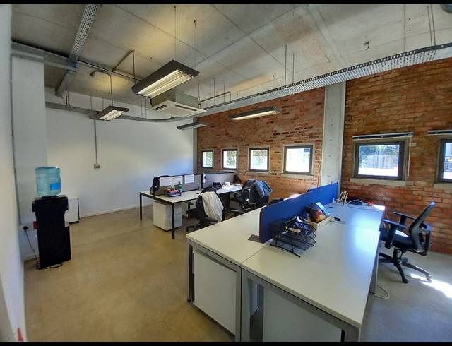 241M² OFFICE TO LET IN BRYANSTON